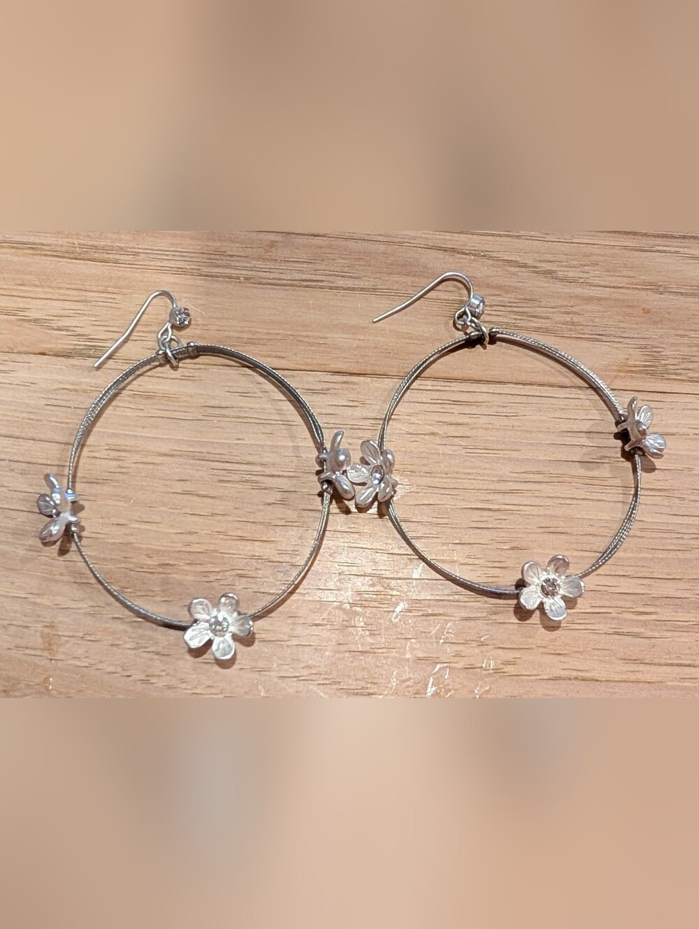 Source Unknown Silver Floral Hoop Earrings